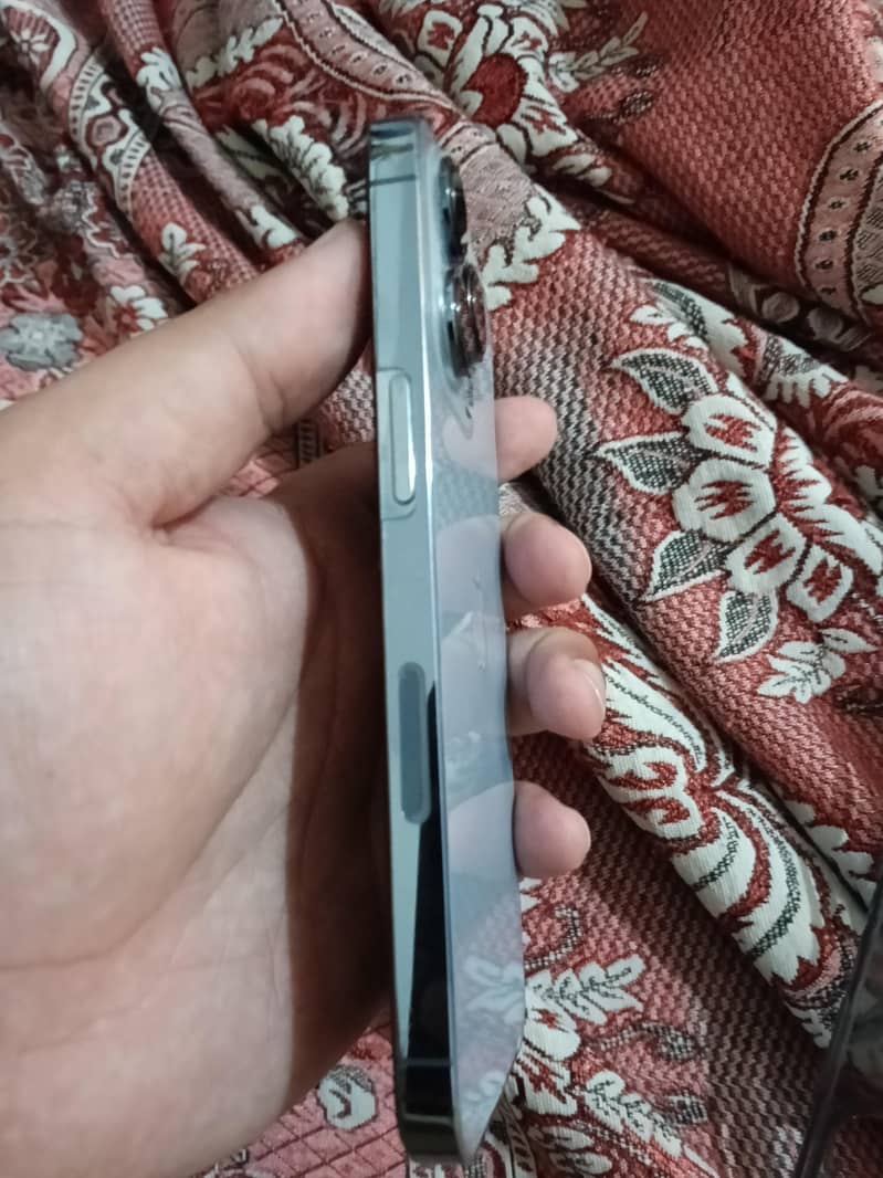 Apple iPhone 13 Pro 1