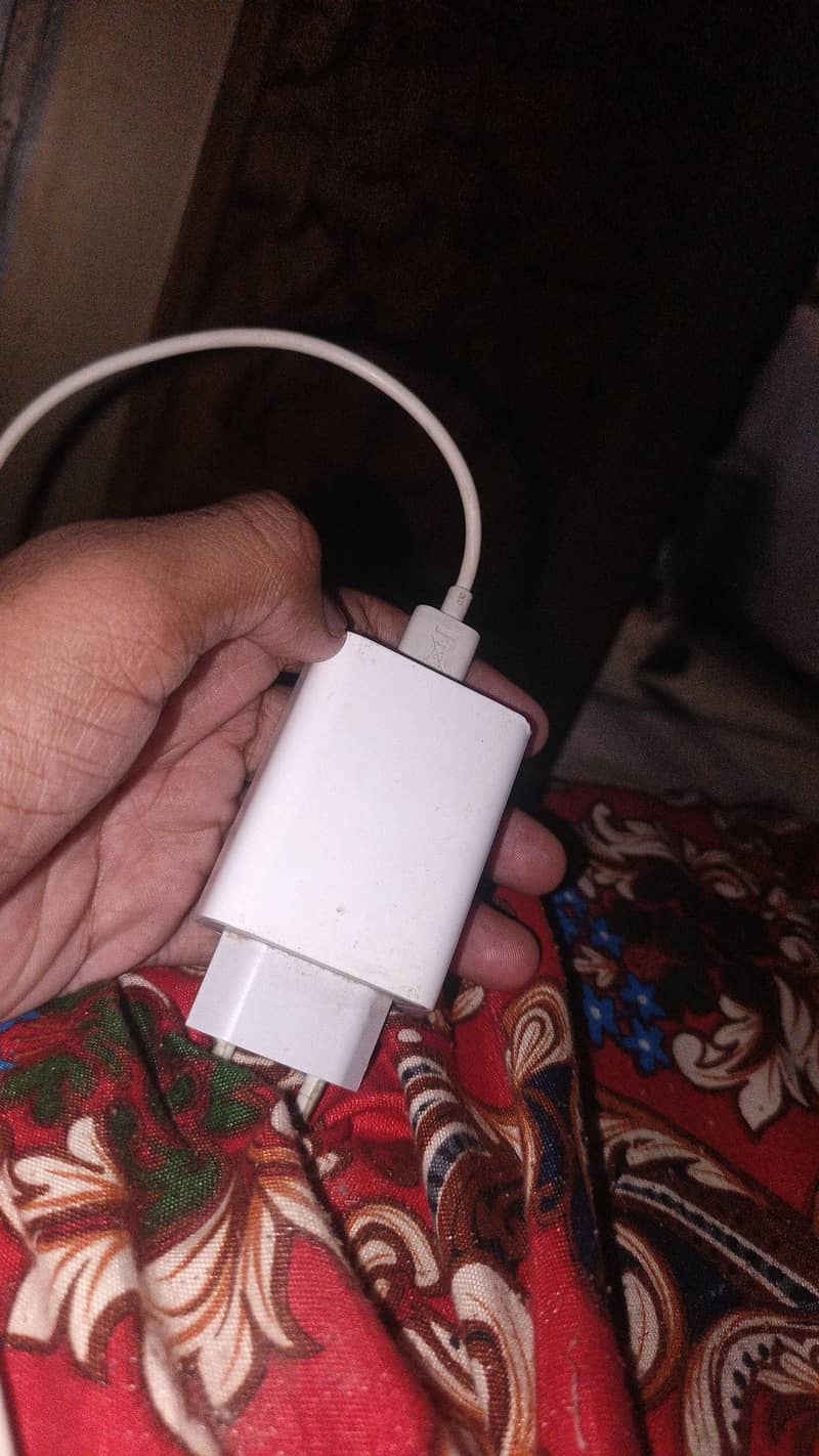 Tecno CAMON 40 Pro 1