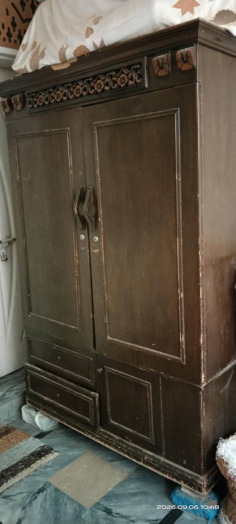 Almari. solid Wooden 0