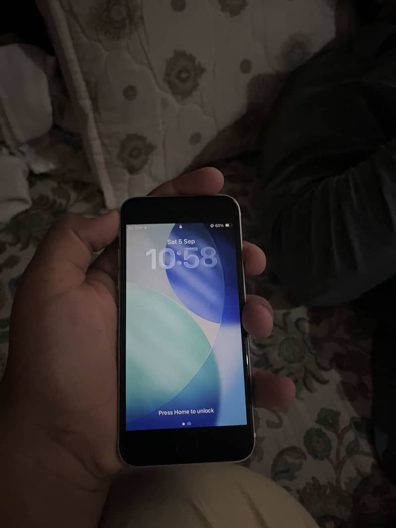 Apple iPhone SE 3