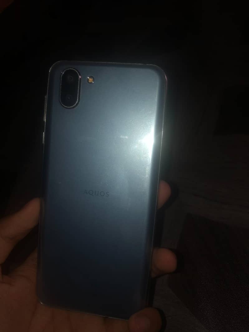 Sharp Aquos R2 2