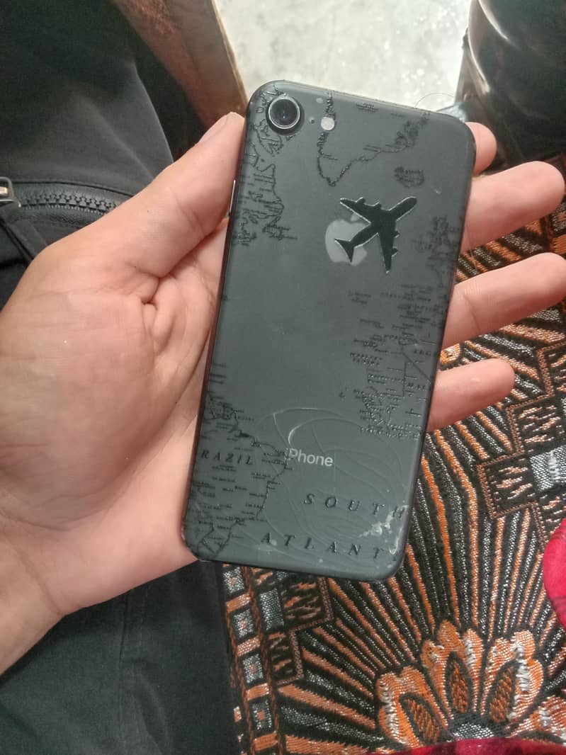 Apple iPhone 8 4