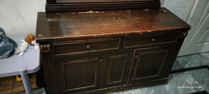 Dresser. Dressing Table