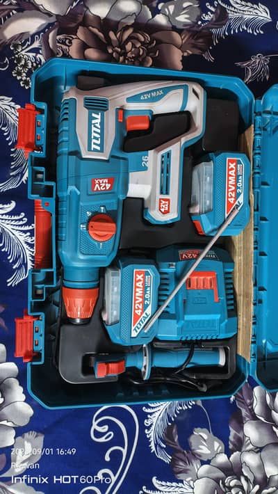 Total 42vmax battery drill machine