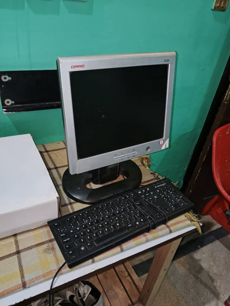 LCD screen and keyboard 0