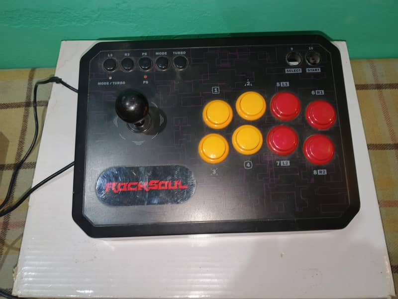 LCD screen and keyboard 10