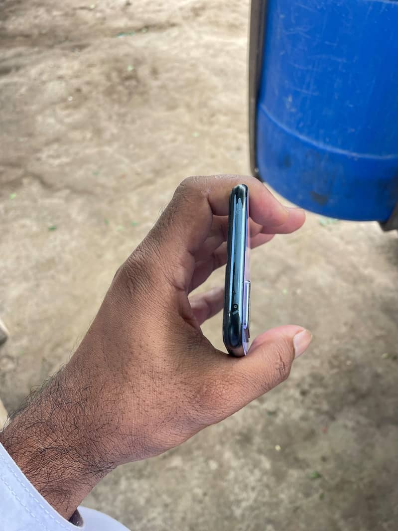 Vivo V21e 4