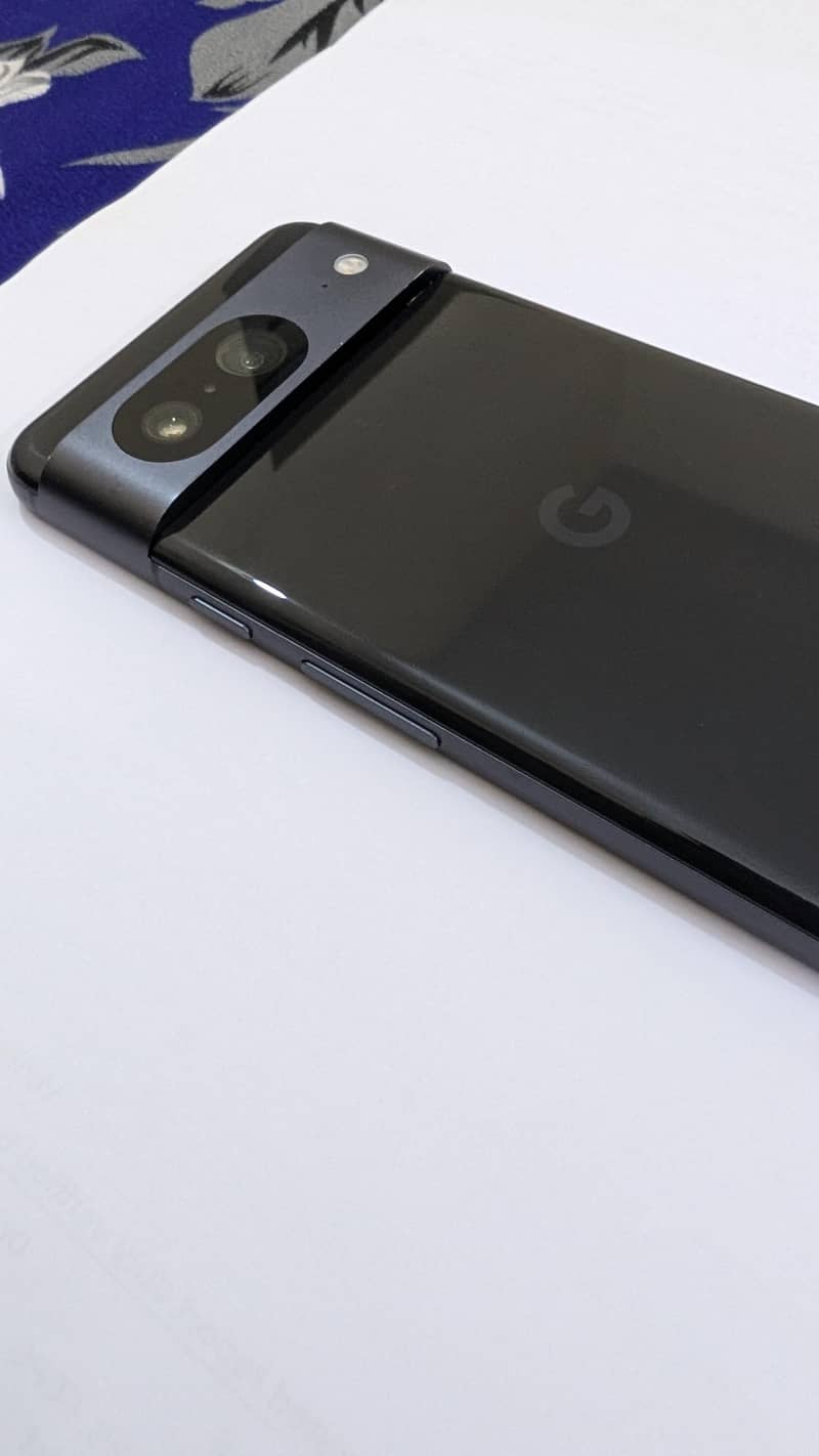 Google Pixel 8 4