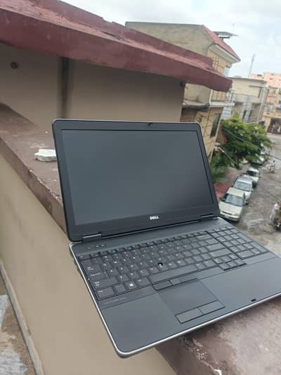 Dell core i5 4th generation laptop 8gb ram 320gb rom
