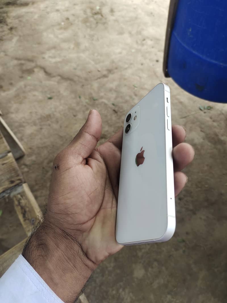 Apple iPhone 12 5
