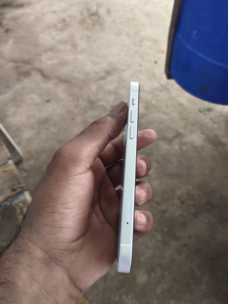 Apple iPhone 12 9