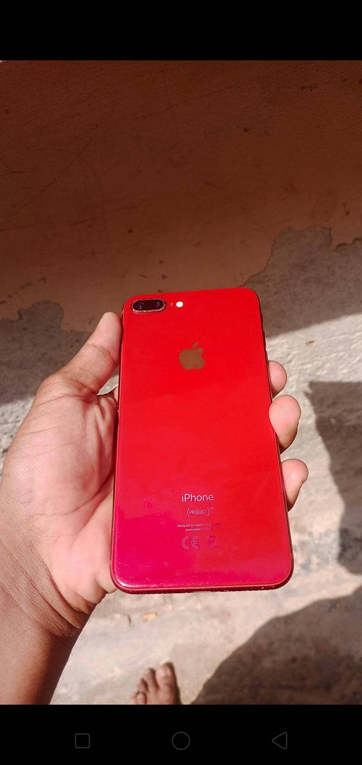 Apple iPhone 8 Plus 3