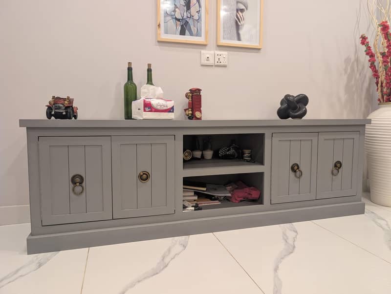 TV Console 1
