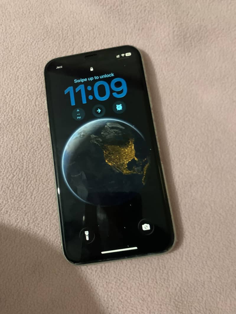 Apple iPhone 11 4