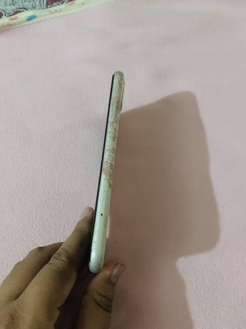 Apple iPhone 11 8