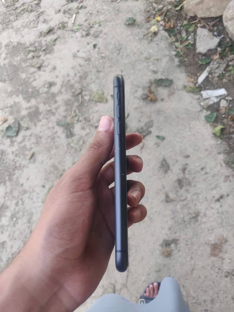 Apple iPhone 11 5