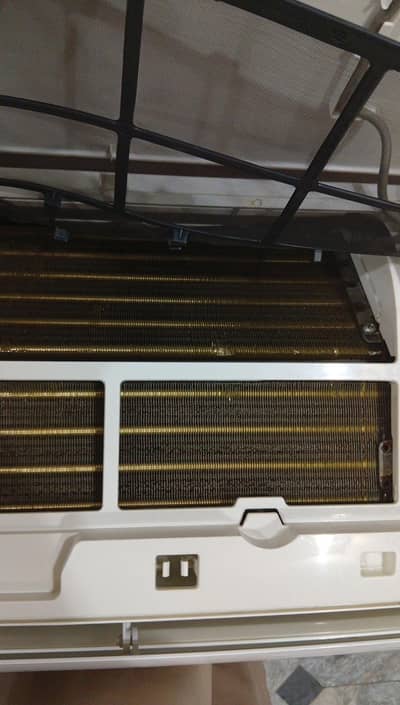 Haier 1.5 ton dc inverter AC heat and cool