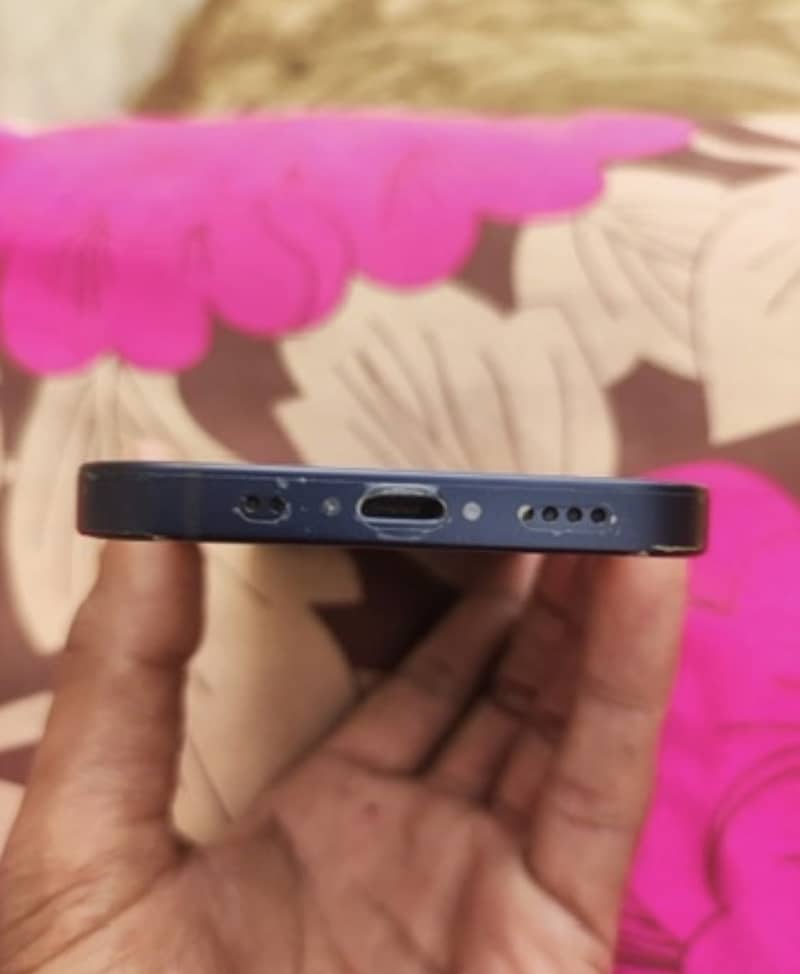 Apple iPhone 12 mini 3