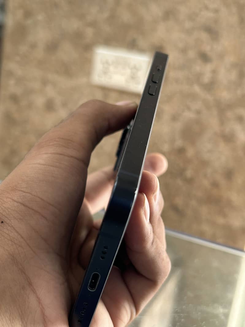 Apple iPhone 14 3