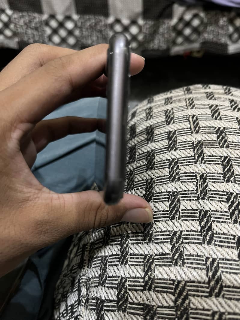 Apple iPhone 8 1
