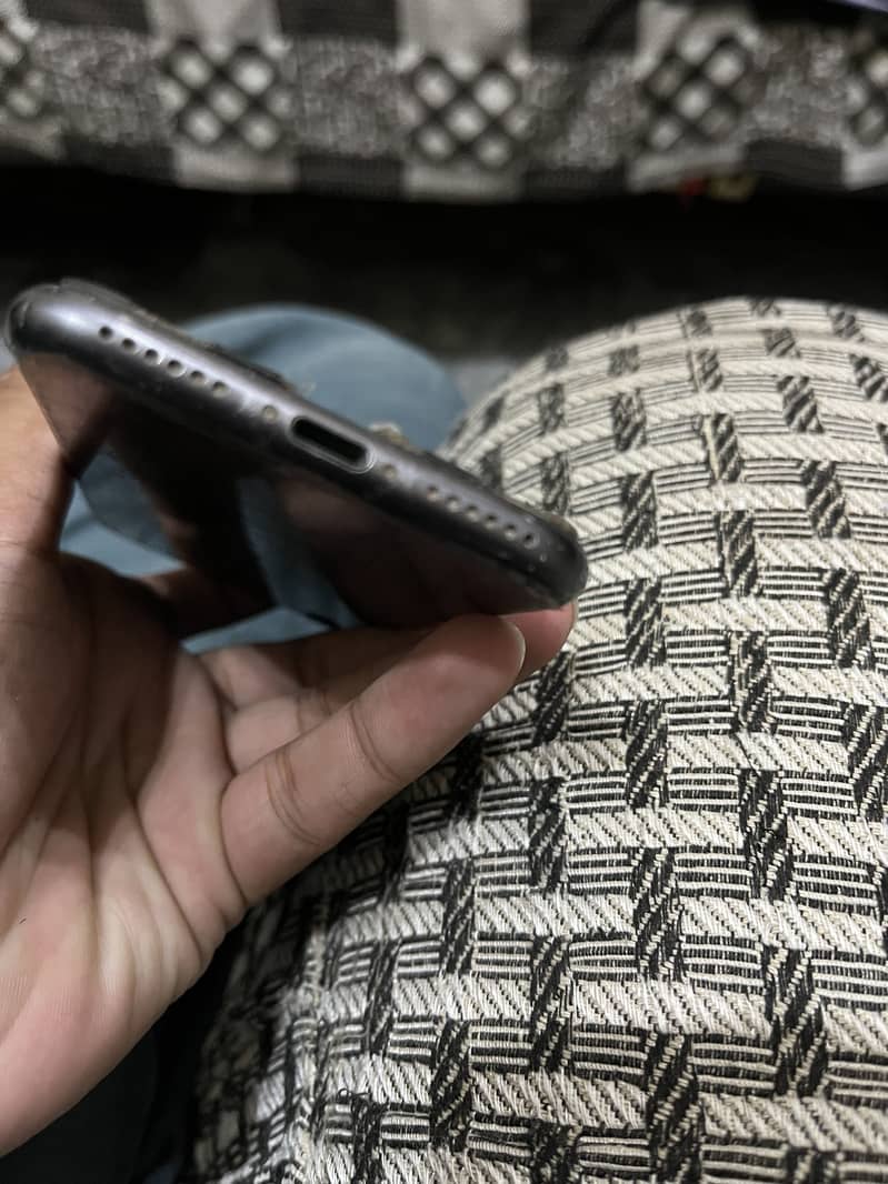 Apple iPhone 8 4