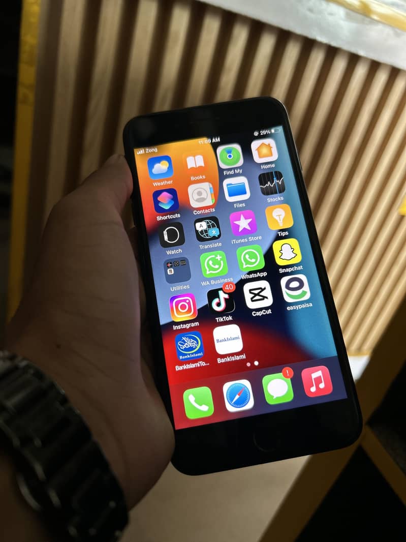 Apple iPhone 7 Plus 2