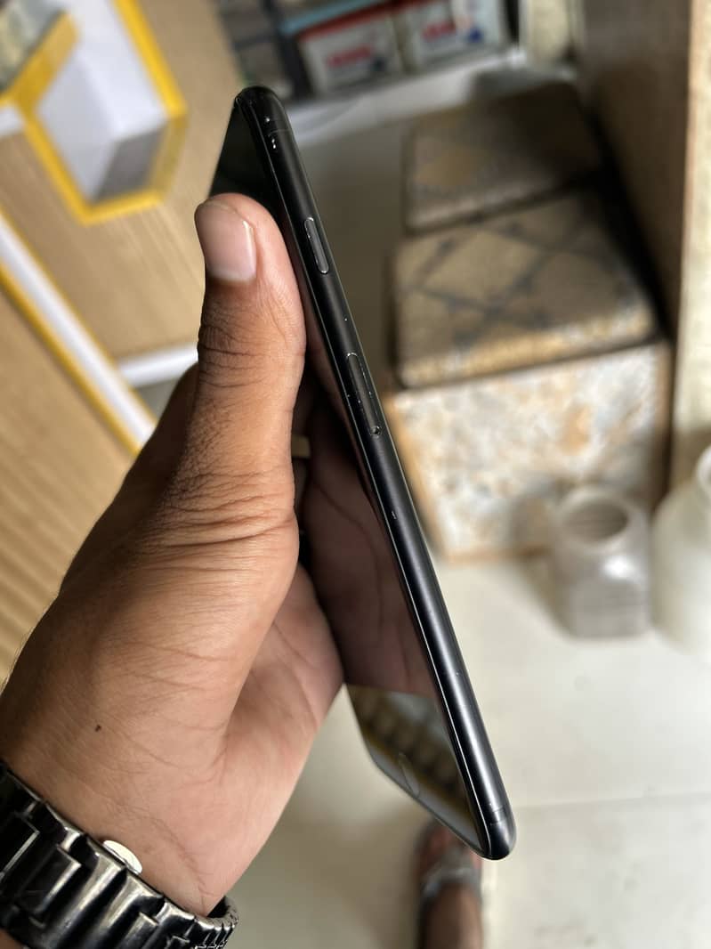 Apple iPhone 7 Plus 3