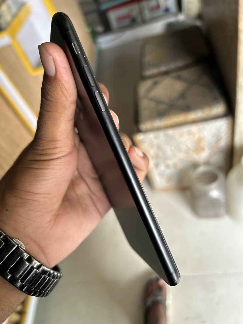 Apple iPhone 7 Plus 4