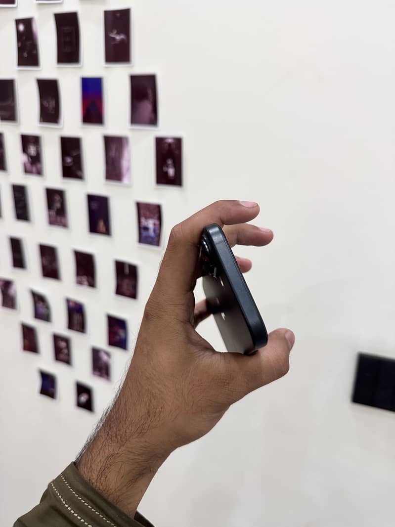 Apple iPhone 16 5