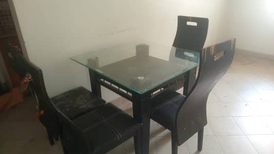 4 chair with table