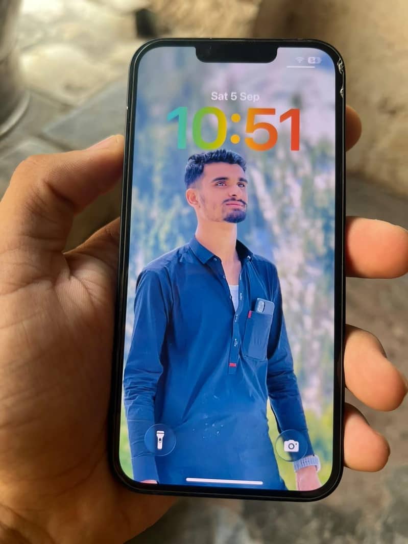 Apple iPhone 13 1