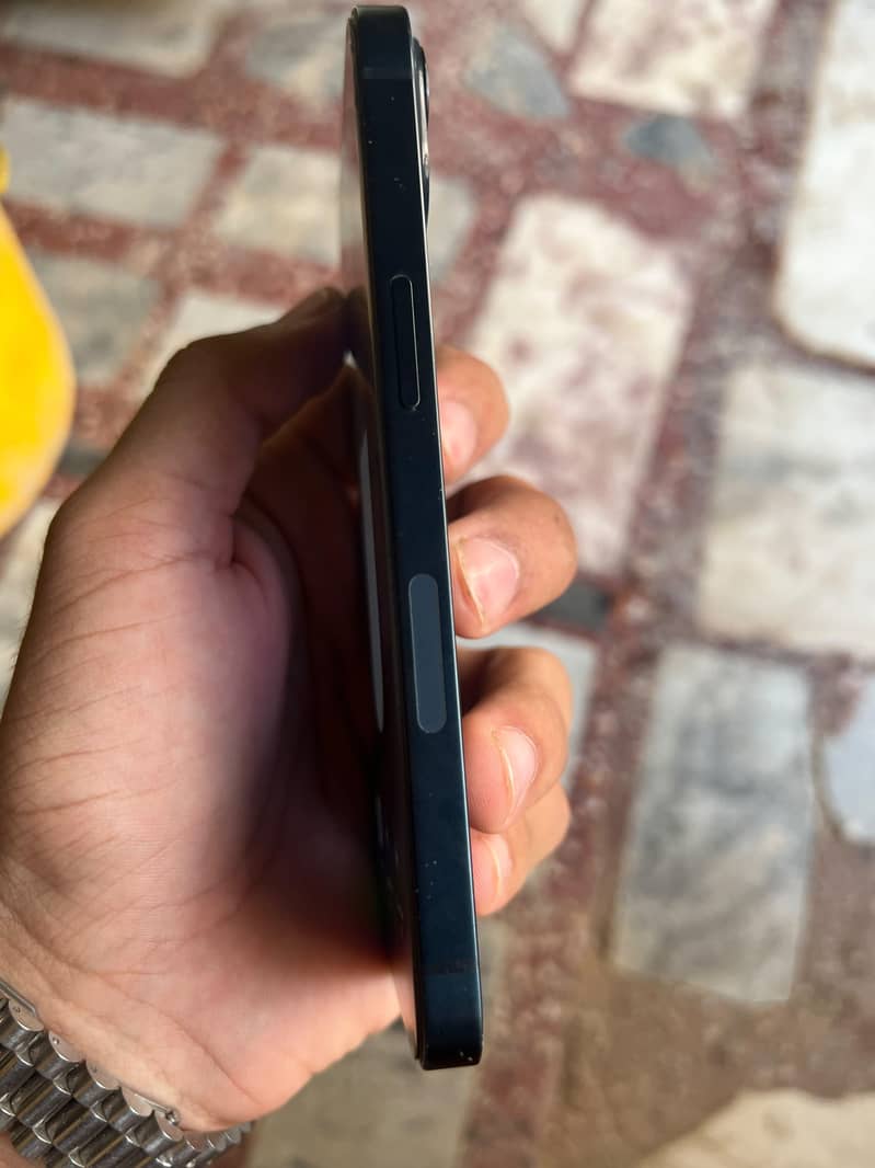 Apple iPhone 13 3