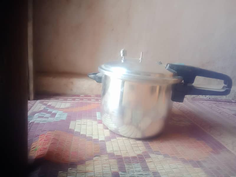 pressure cooker 1
