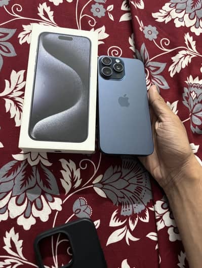 I m selling my Apple iPhone 15 Pro Max jv 256gb panel change with box