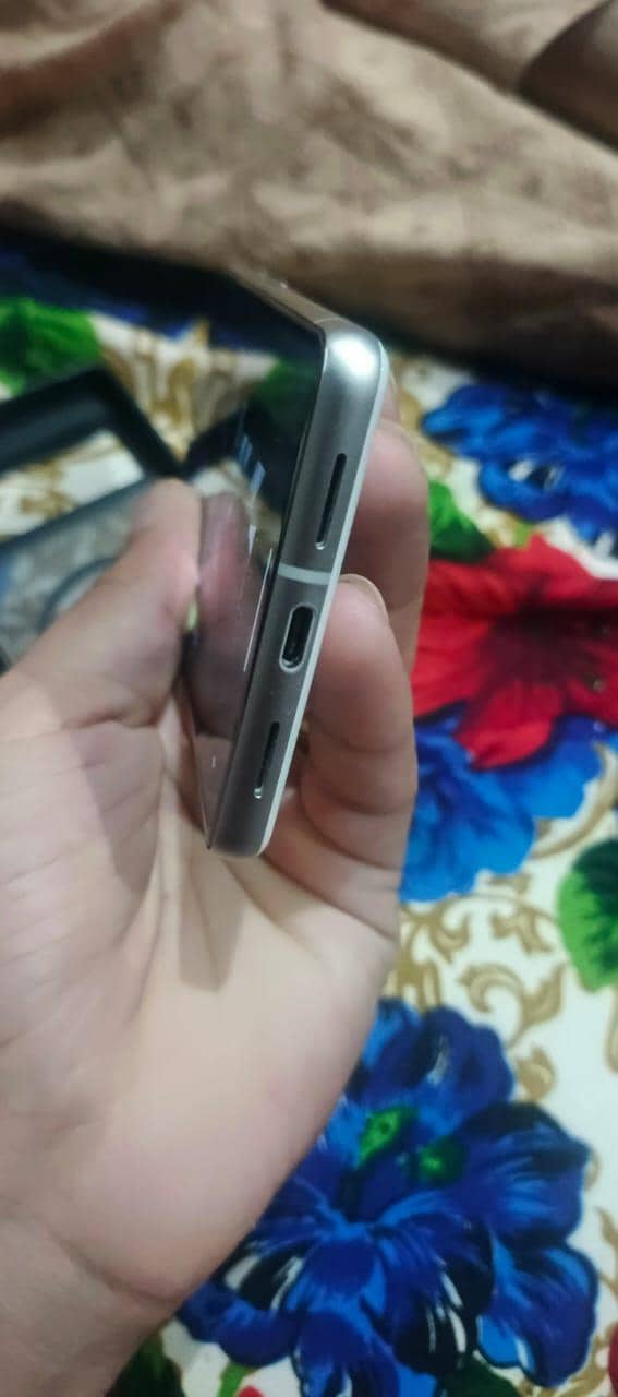 Google Pixel 7 6