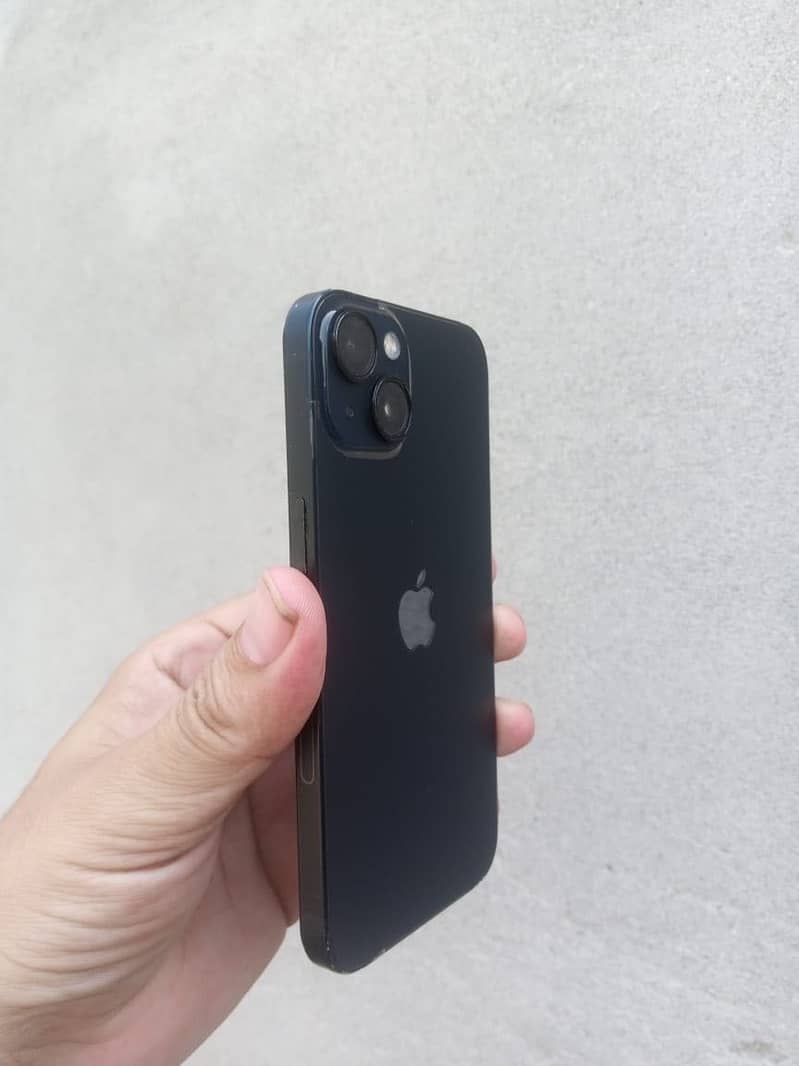 Apple iPhone 13 2