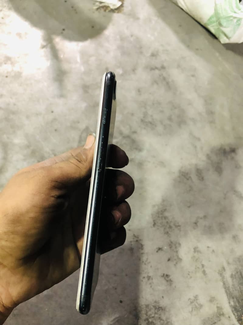Apple iPhone 7 Plus 2