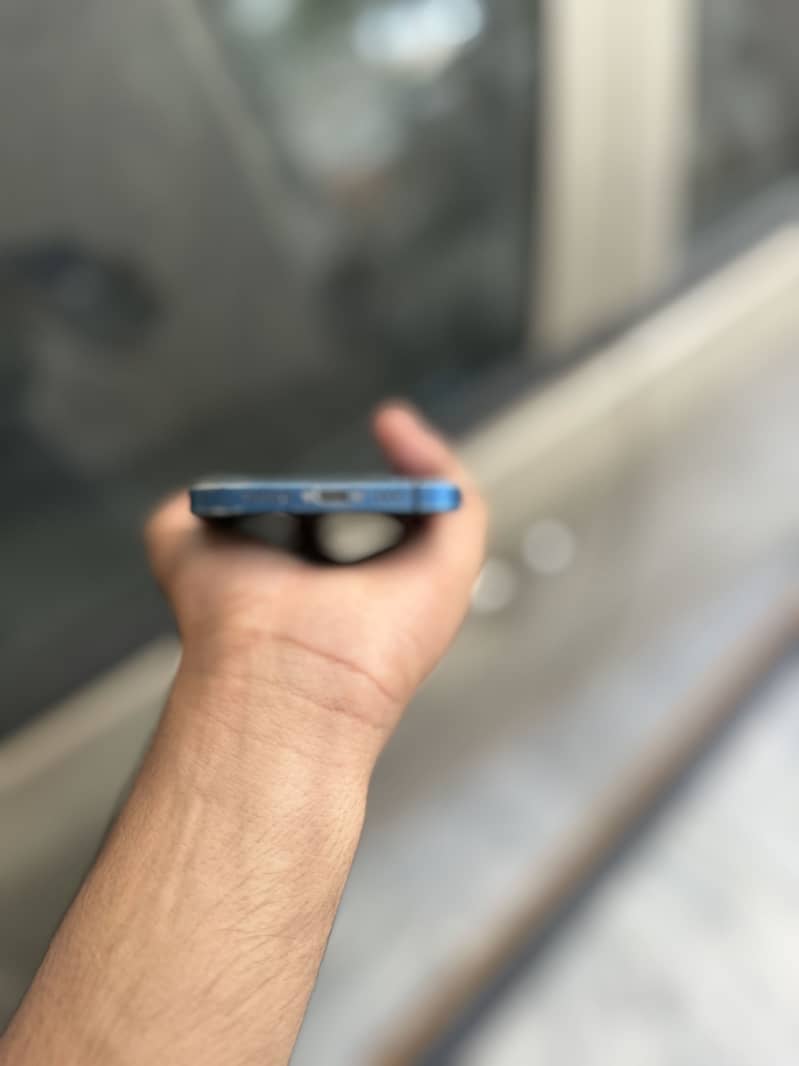 Apple iPhone 12 1