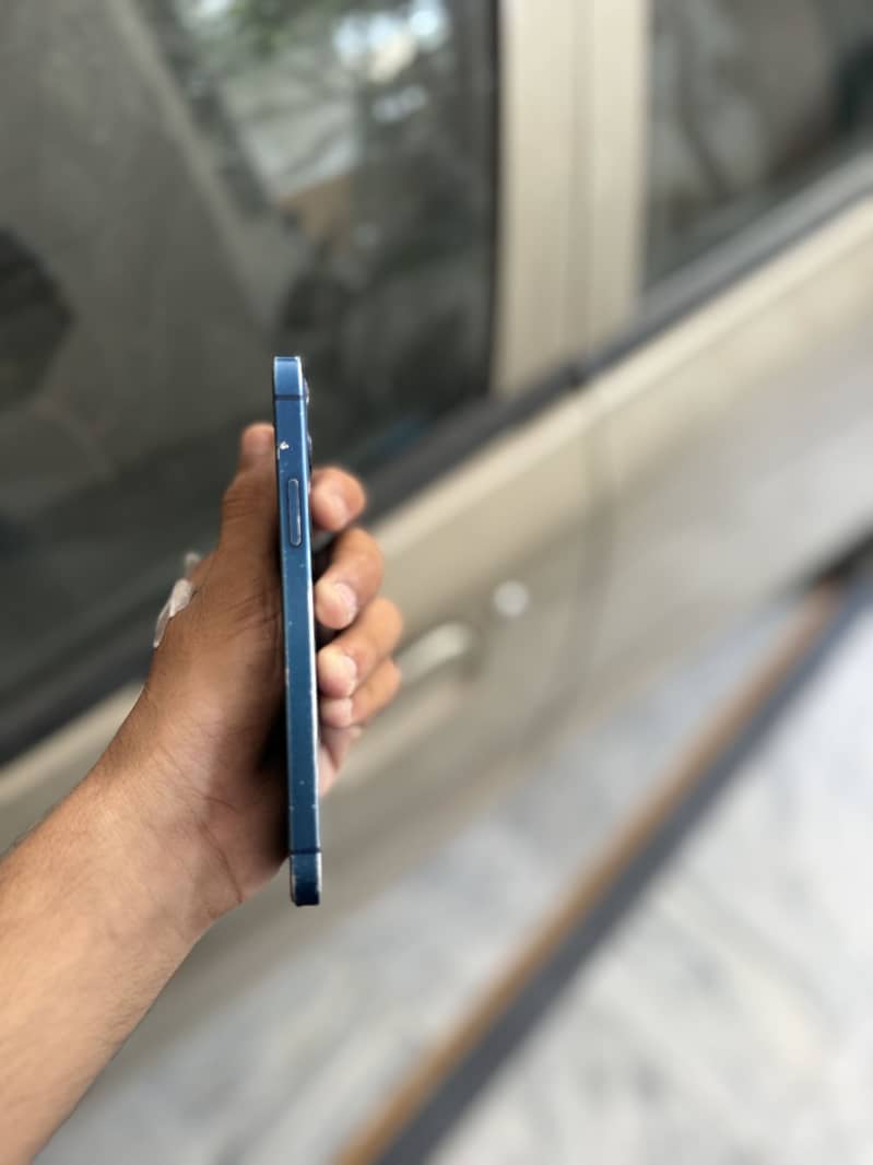 Apple iPhone 12 2