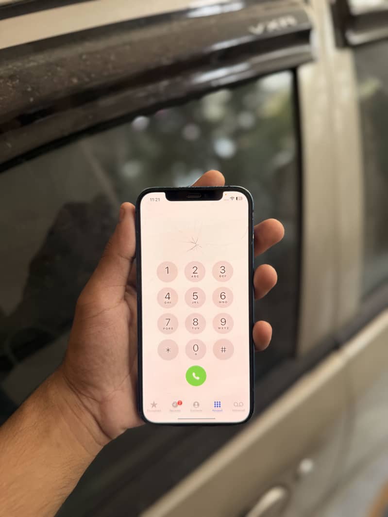 Apple iPhone 12 4