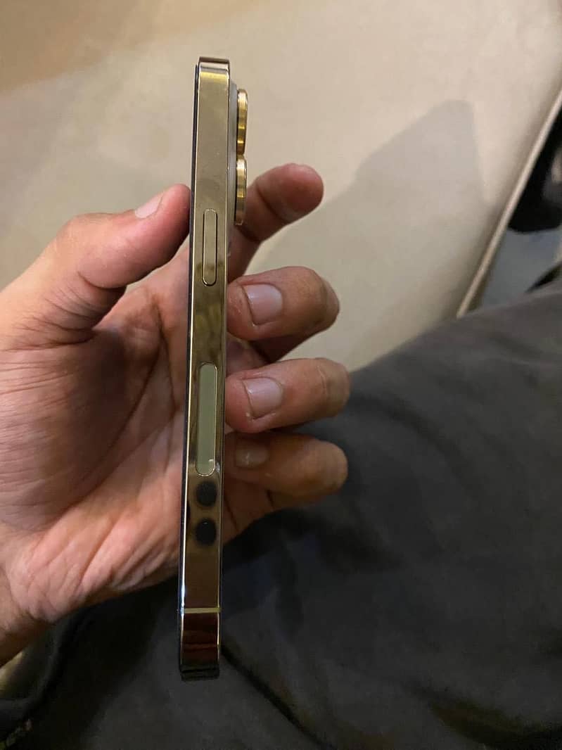 Apple iPhone 14 Pro 3