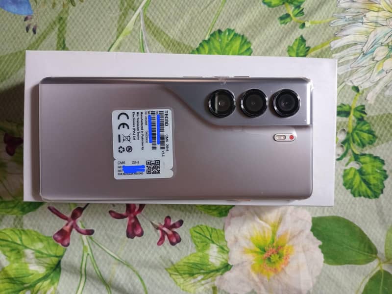 Tecno CAMON 40 Pro 1