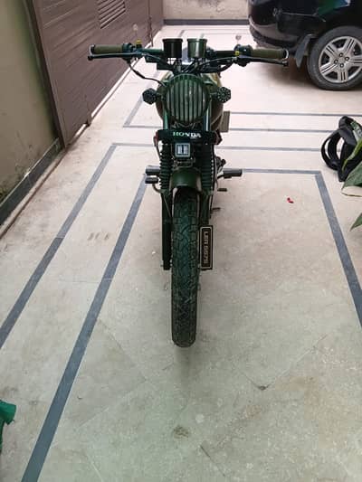 CD70 Cafe Racer / Custom Built – Army Green – 2017 – Excellent