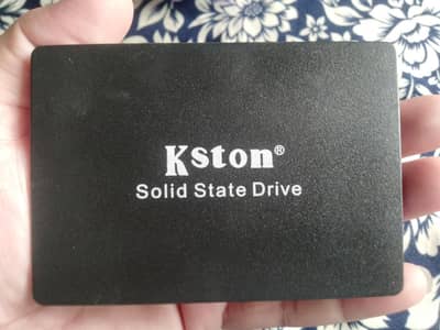 SSD HARD DRIVR FOR SALE GOOD WORKING
