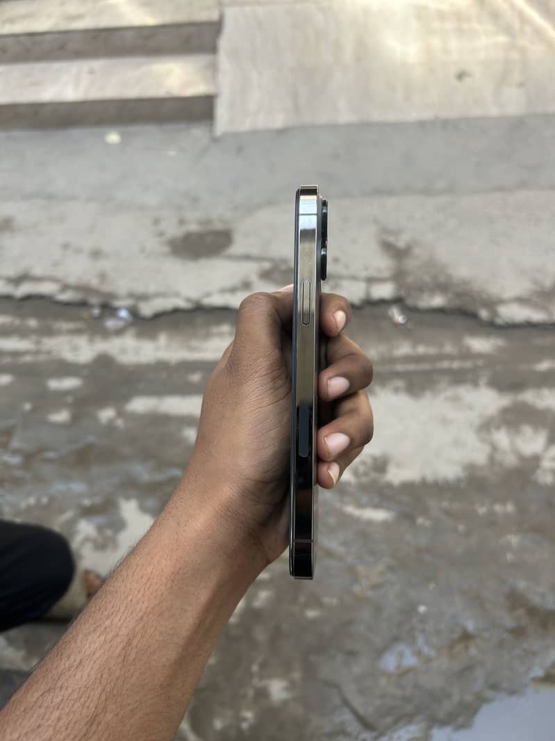 Apple iPhone 13 Pro Max 5