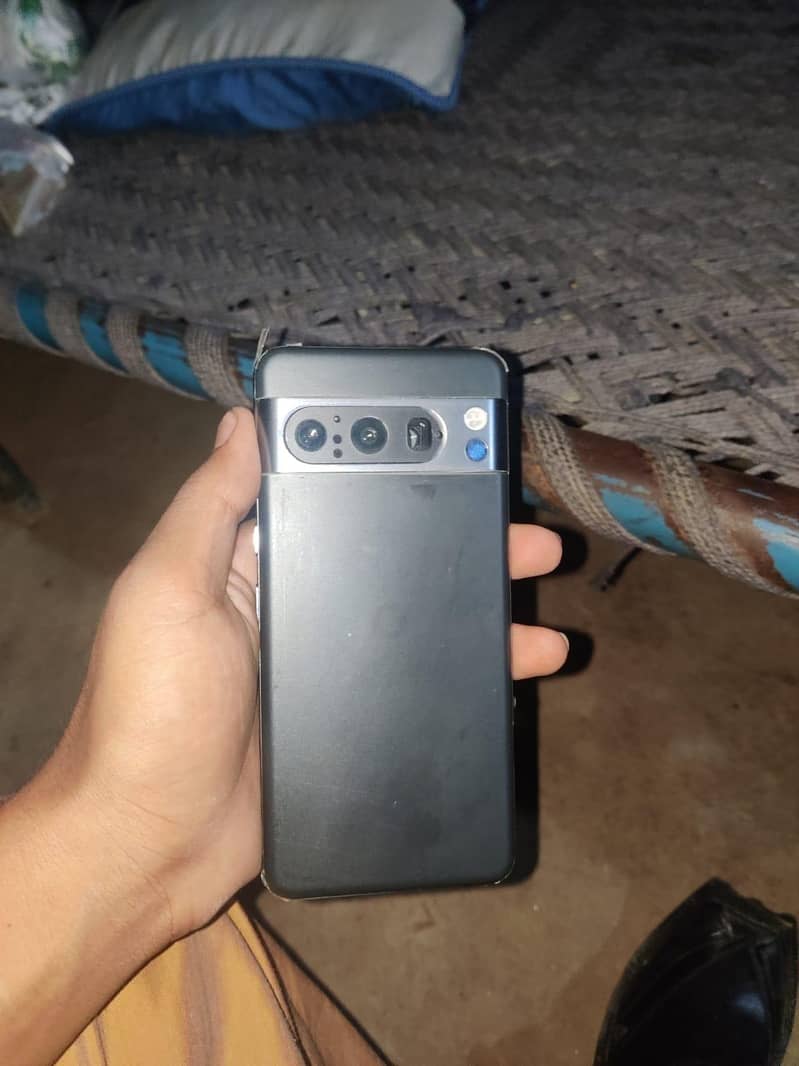 Google Pixel 8 Pro 2