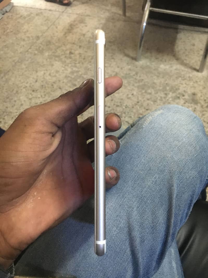 Apple iPhone 6S Plus 2