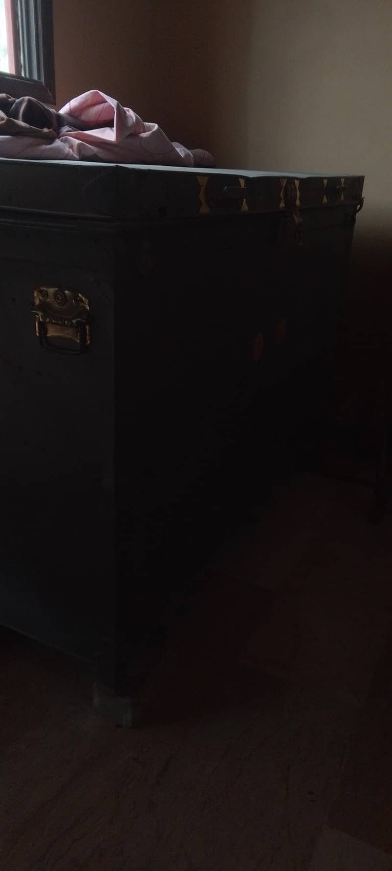metal trunk 5