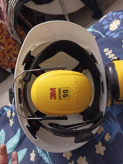 Original 3M H-700 Safety Helmet + 3M Peltor Optime 98 Earmuffs
