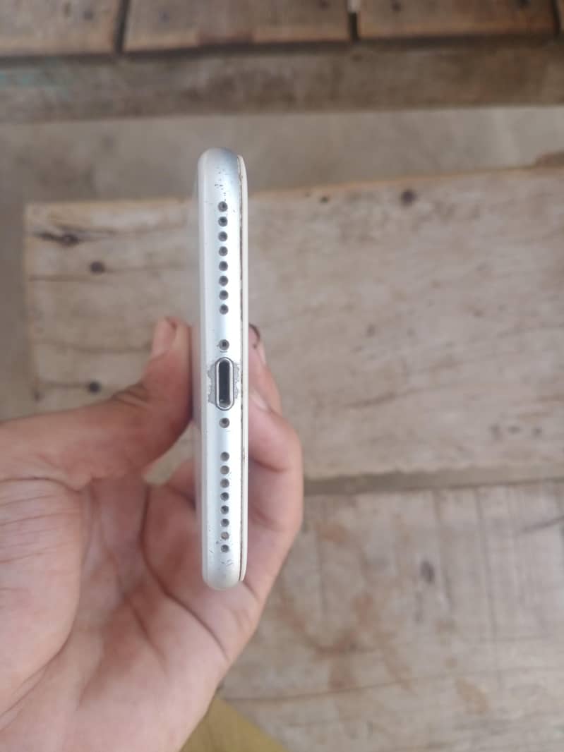 Apple iPhone 7 Plus 3